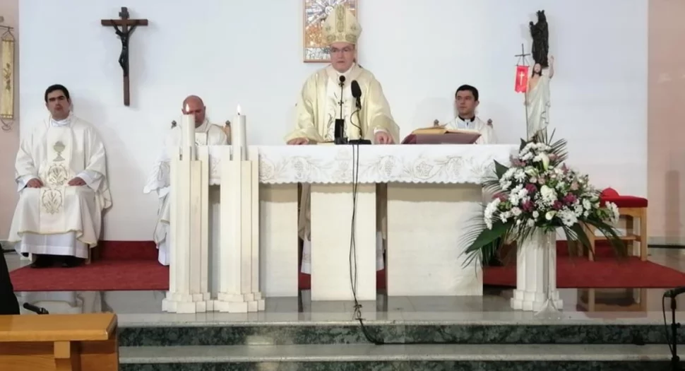 Bozani O Liturgijskim Slavljima I Okupljanjima Vjernika U Novim