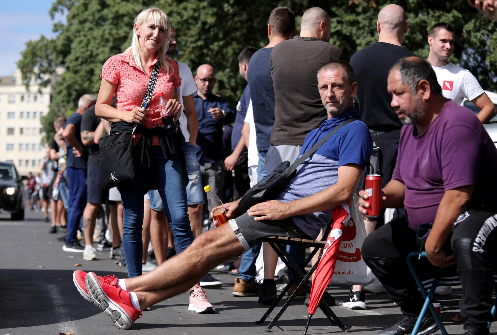 Novi Redovi Ispred Maksimira Svi Ele Na Gostovanje