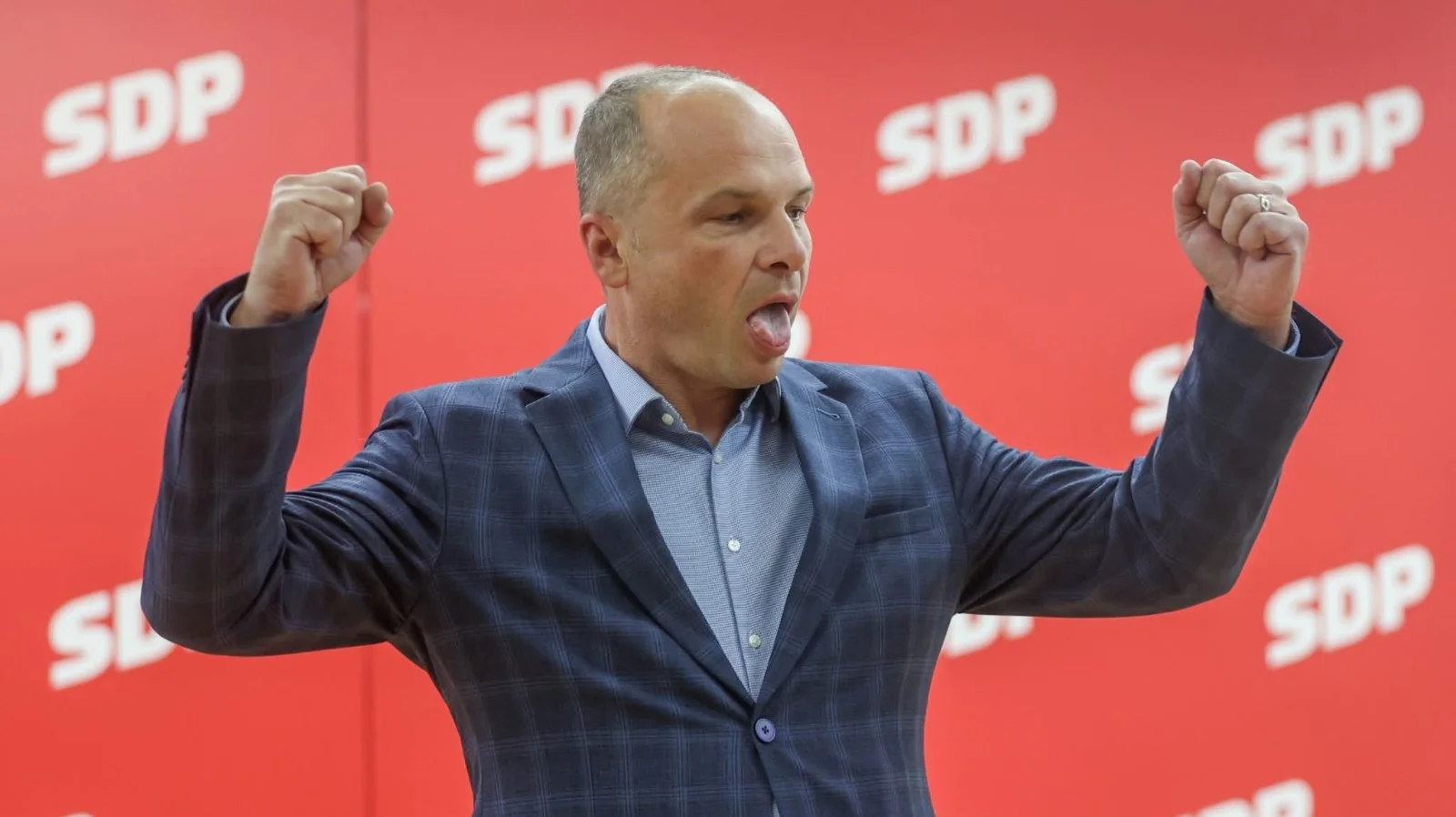 Građani u komentarima ismijali lidera SDP-a: 'Pods