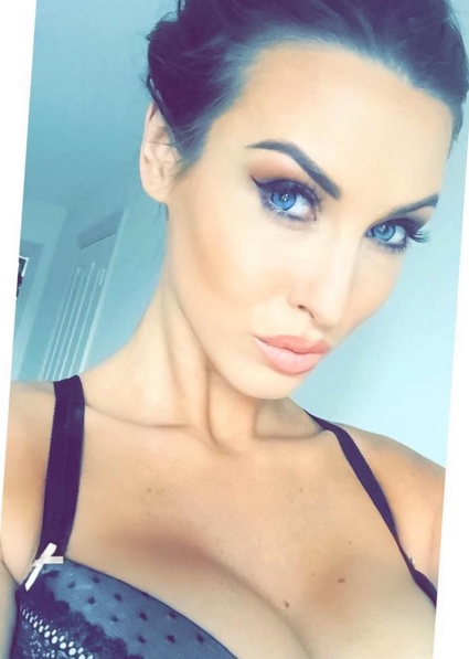 Alice goodwin onlyfans. Элис Гудвин selfie. Алиса Гудвин селфи. Alice Goodwin onlyfans сливы. Сиськи Элис Гудвин селфи.