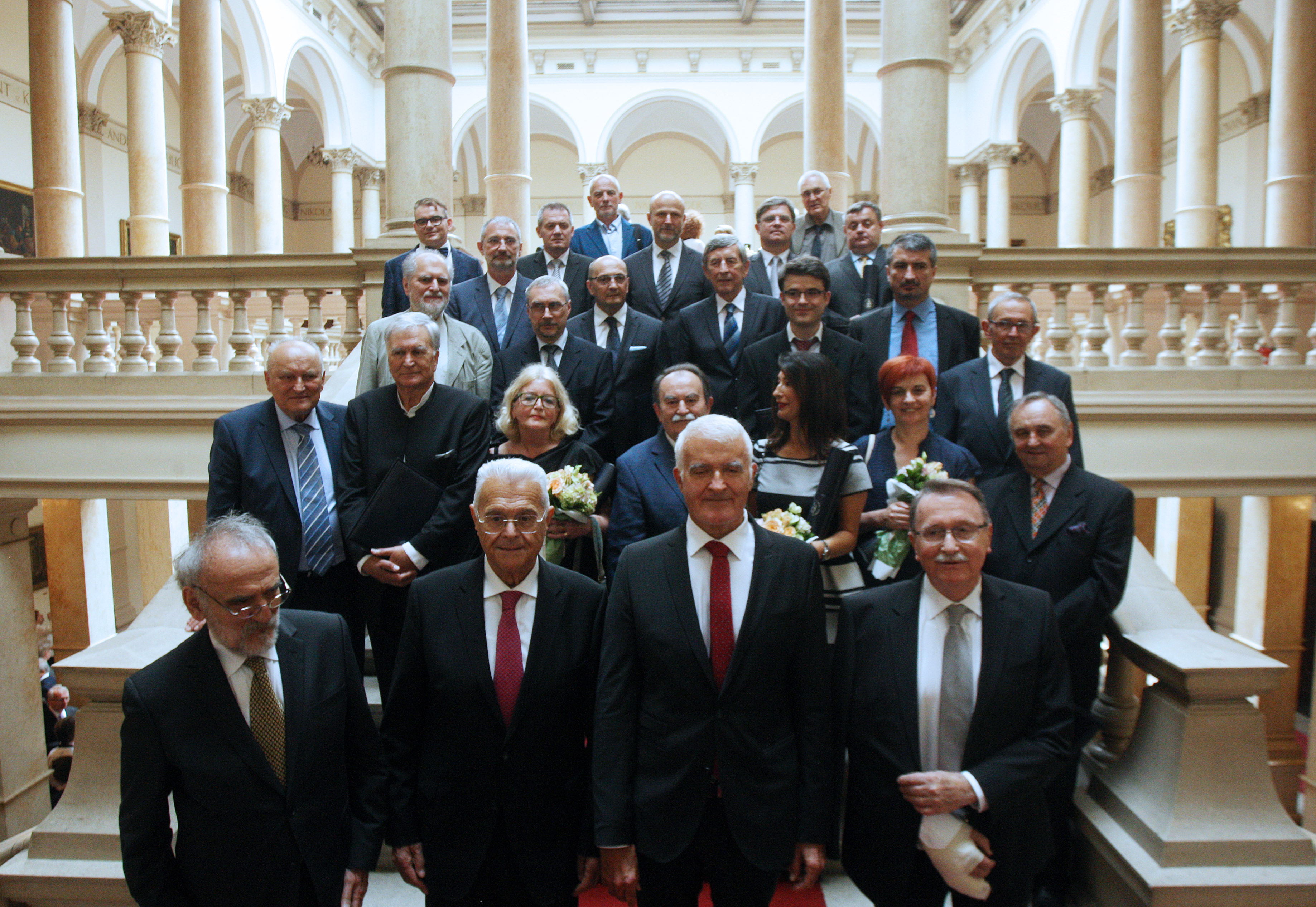 Foto Proglaseni Novi Clanovi Hazu A Na Svecanosti U Palaci Akademije