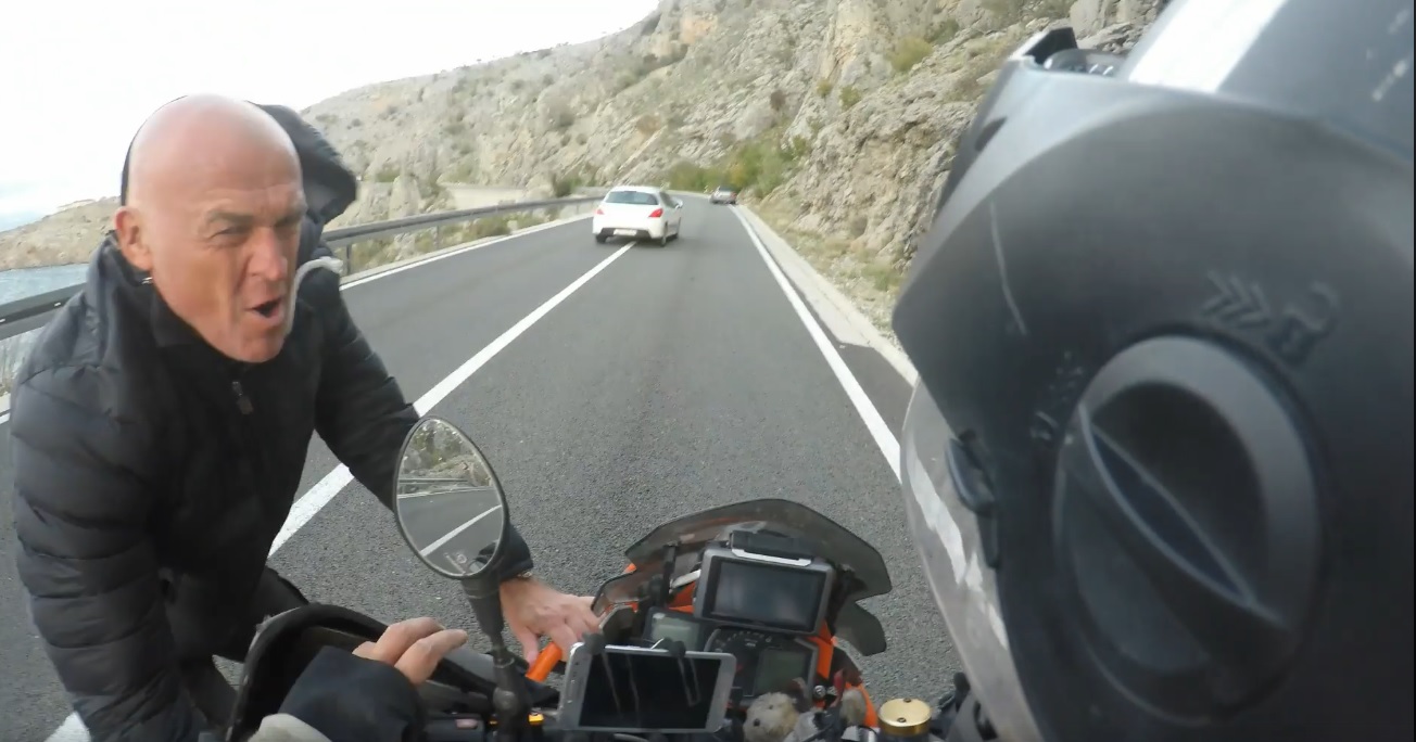 VIDEO ARAMIS NAGLIĆ spasio motociklista iz Dubaija od orkanske bure