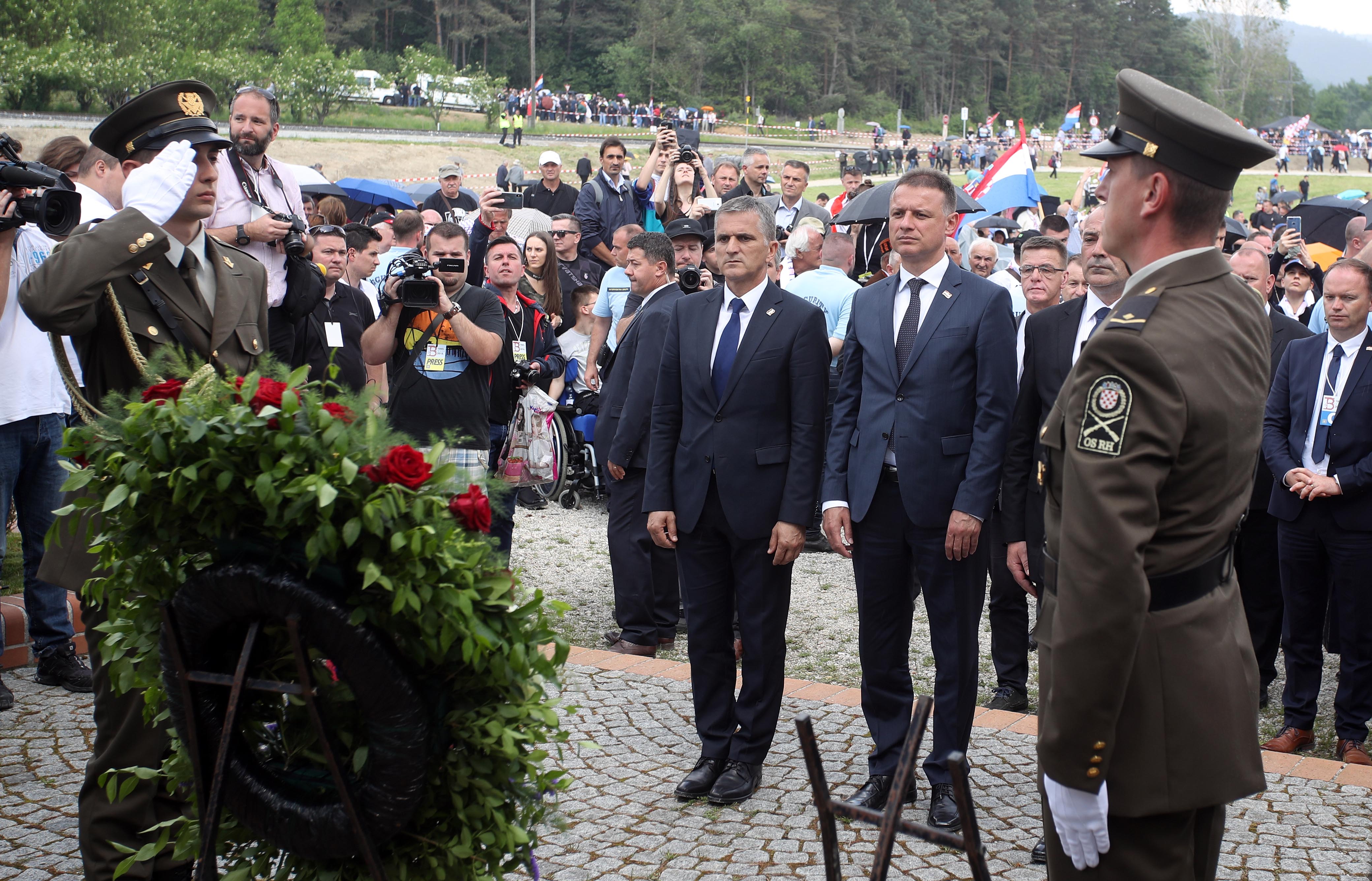 "GENERAL" NA ČELU VLADE U BEČU: Novi premijer Austrije Karl Nehamer zaslužan za zabranu Blajburga H20180512032949_5af6e32ba8526