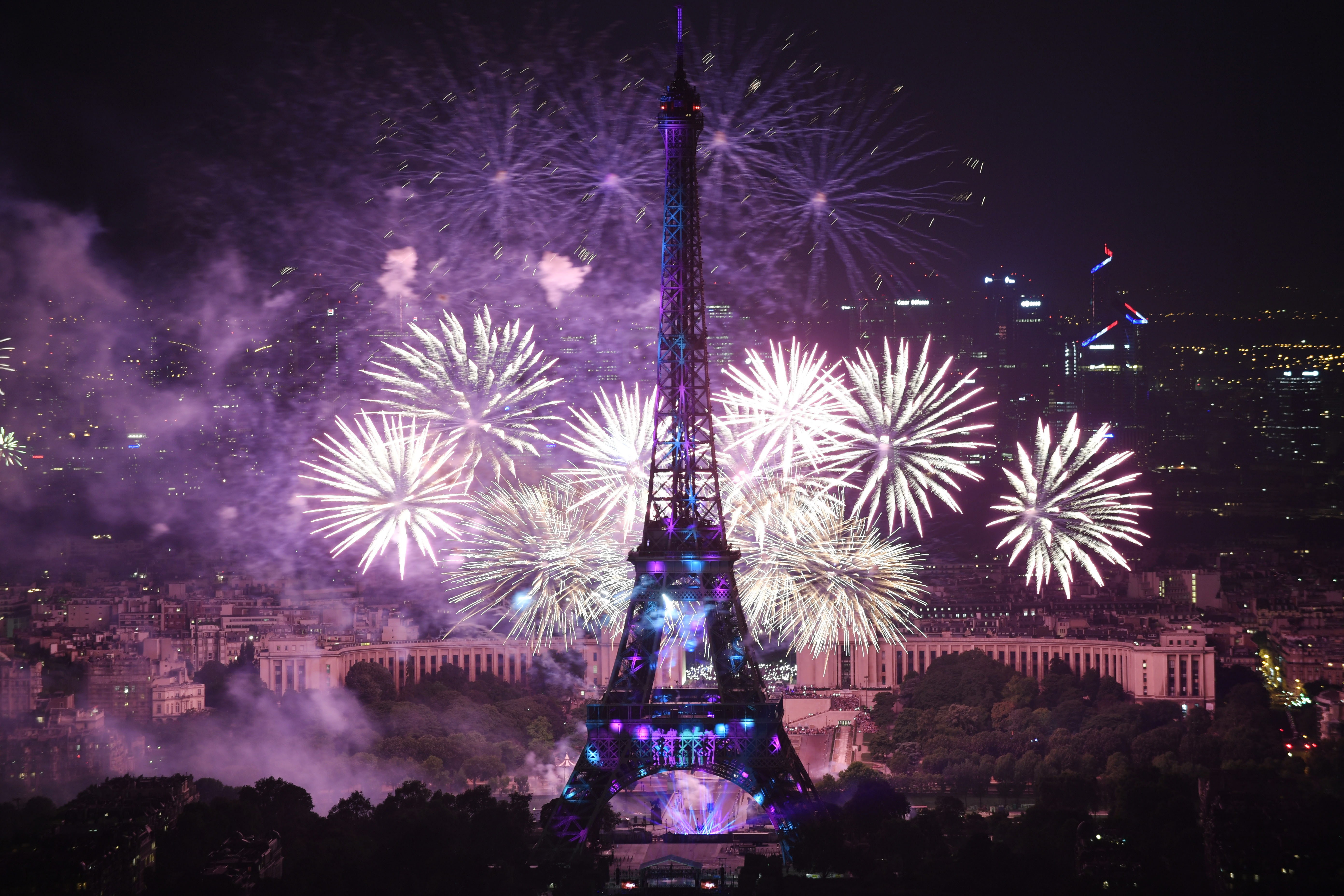 Год независимости франции. Bastille Day. Праздник взятия Бастилии во Франции. День независимости Франции.