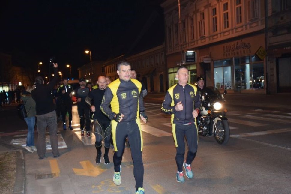 FOTOGALERIJA Deseti ultramaraton u čast prve žrtve Domovinskog rata redarstvenika Josipa Jovića