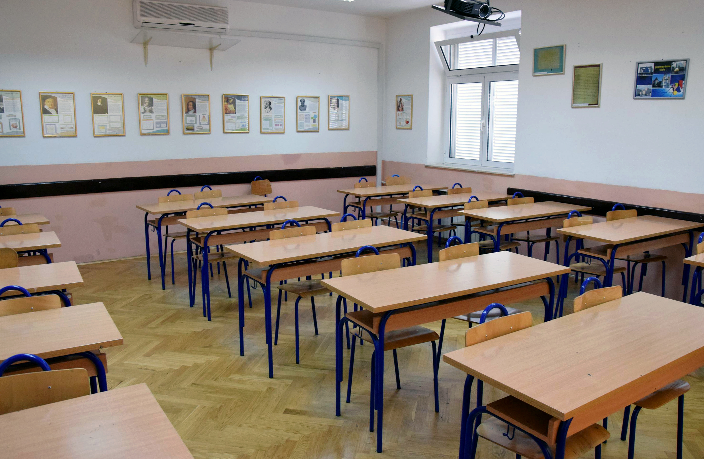 Učitelji koji se druže s roditeljima učenika