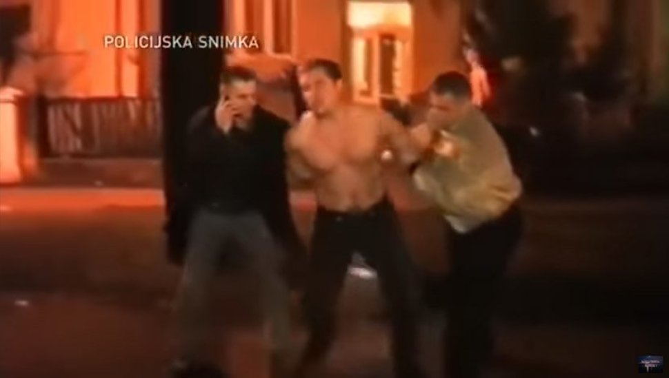izlazi s dečkima u zatvoru