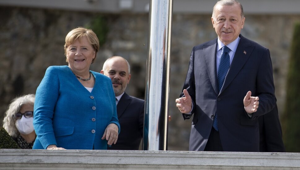 Angela Merkel Tajip Erdogan