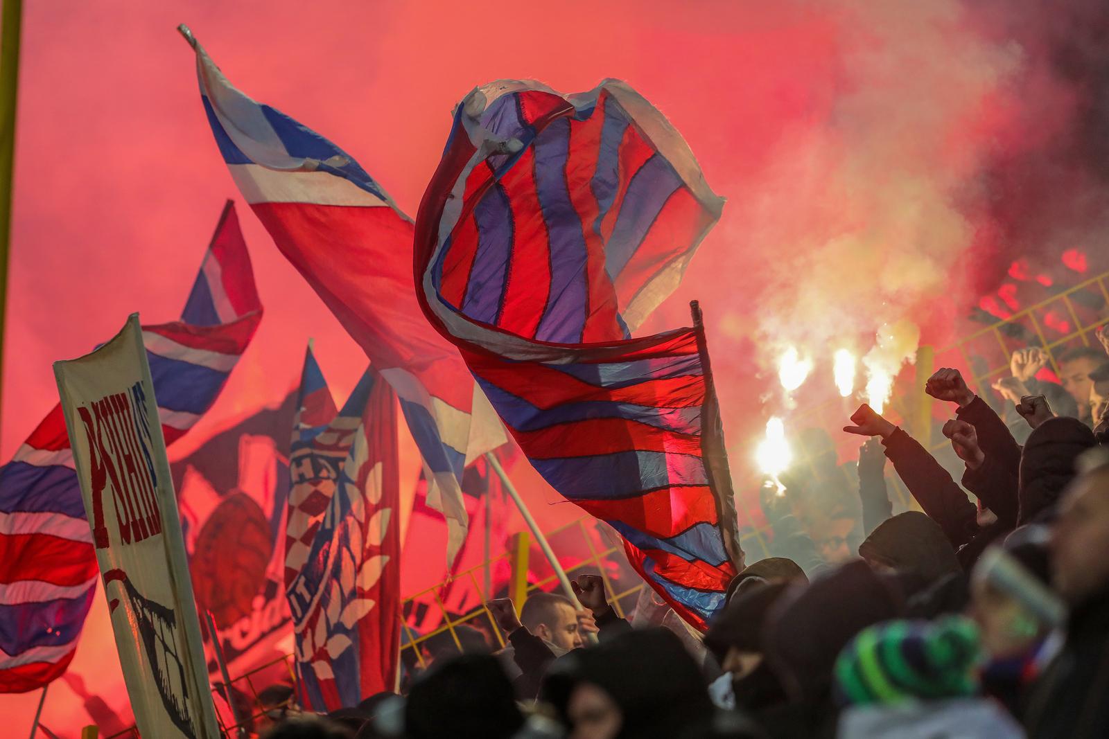 Stigle nove kazne klubovima: Najviše opet mora platiti Hajduk; Dinamo i  Varaždin kažnjeni zbog BBB-a 