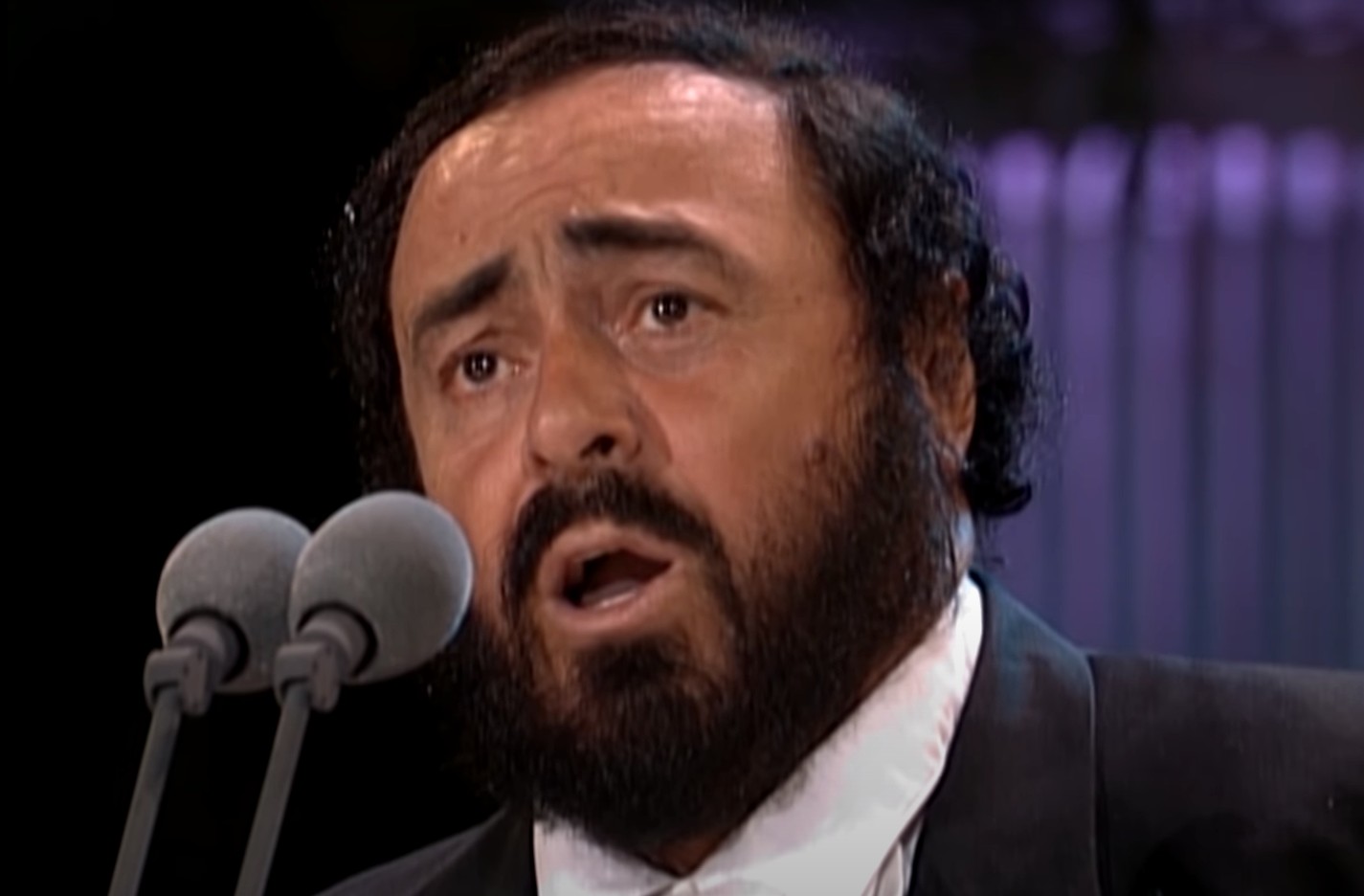 Паваротти и друзья концерт. Паваротти слушать лучшие карузо. Три тенора пласидо доминго хосе каррерас лучано паваротти. Лучано паваротти спагетти. Лучано паваротти слушать.