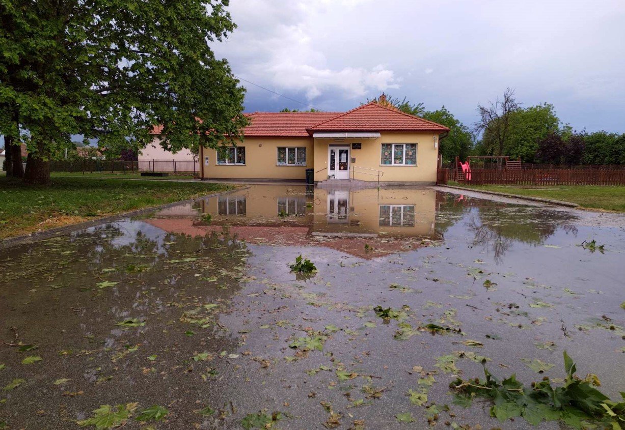 Jako Nevrijeme Pogodilo Dijelove Osječko-baranjske županije, Za Sada ...