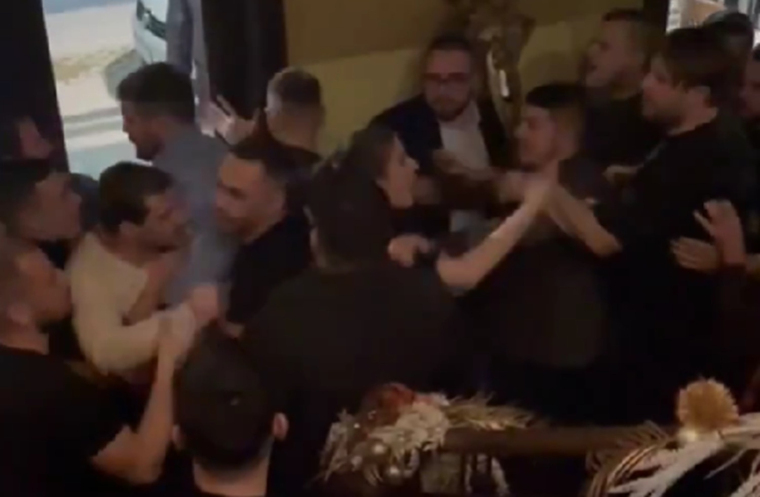 Kaos u Međugorju: U poznatom restoranu došlo do masovne tučnjave