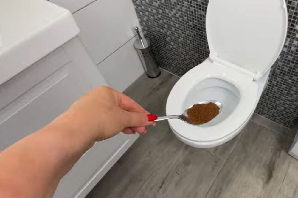 Mnogi pričaju o triku s kavom u WC-u, ali ovaj detalj svi prešućuju