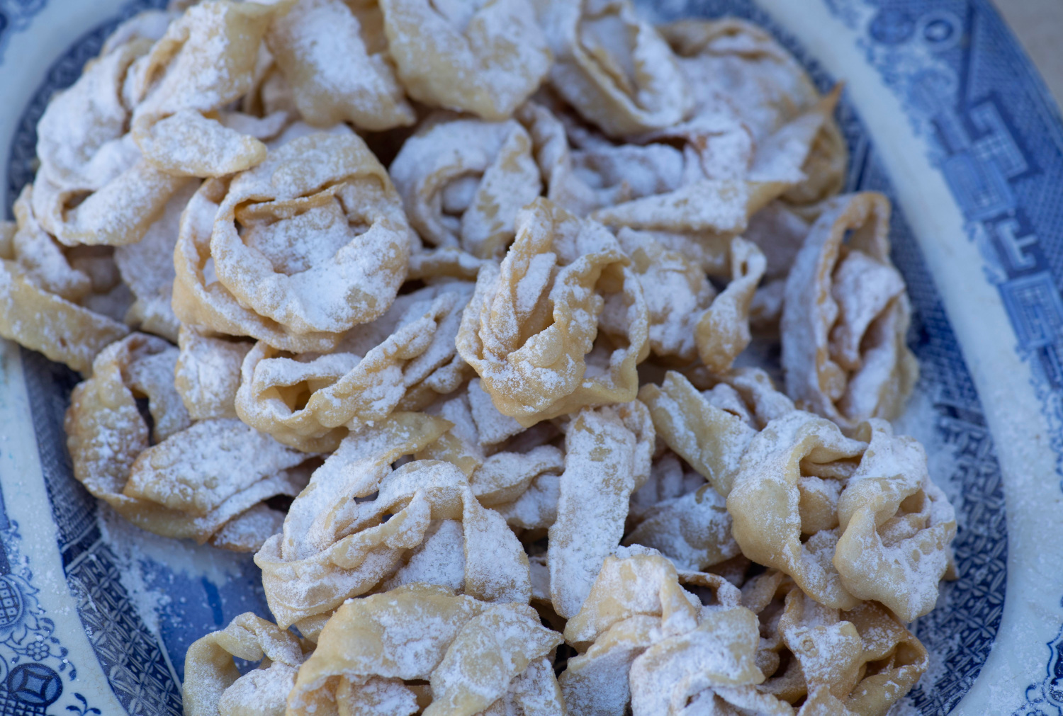 Zaboravite na krafne: Kroštule bake Ruže traže jedan tajni dodatak za savršenstvo