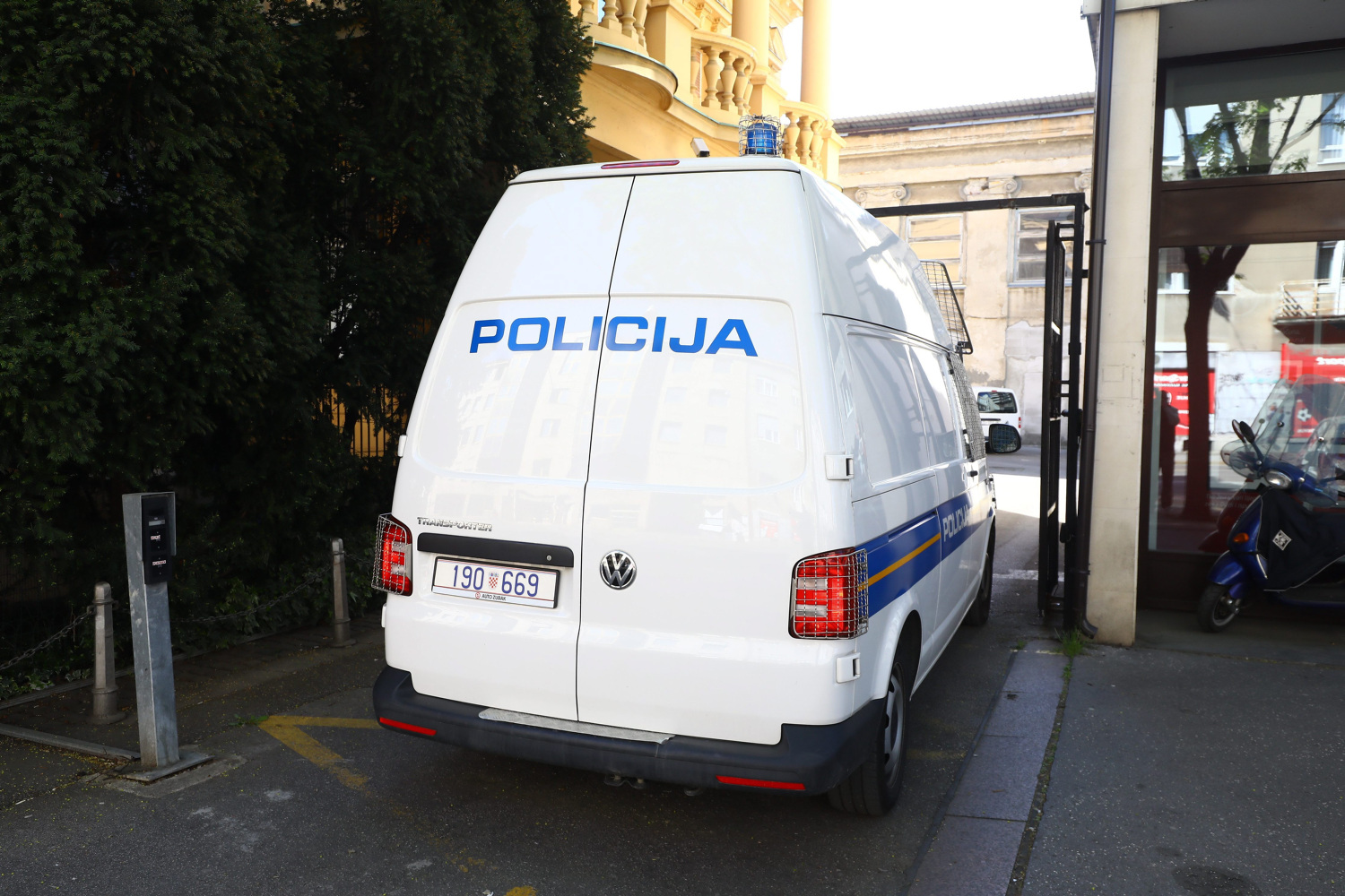 Kod muškarca u Zagrebu pronašli više od kilogram kokaina: Policiji predao 24 paketa