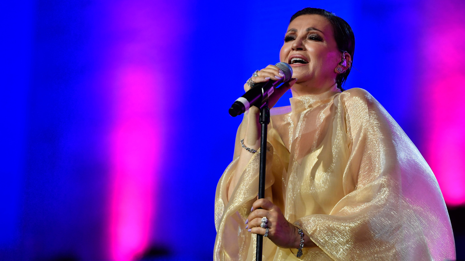 Nina Badrić objavila tko joj pravi društvo na putovanju: 'Naš prvi let'