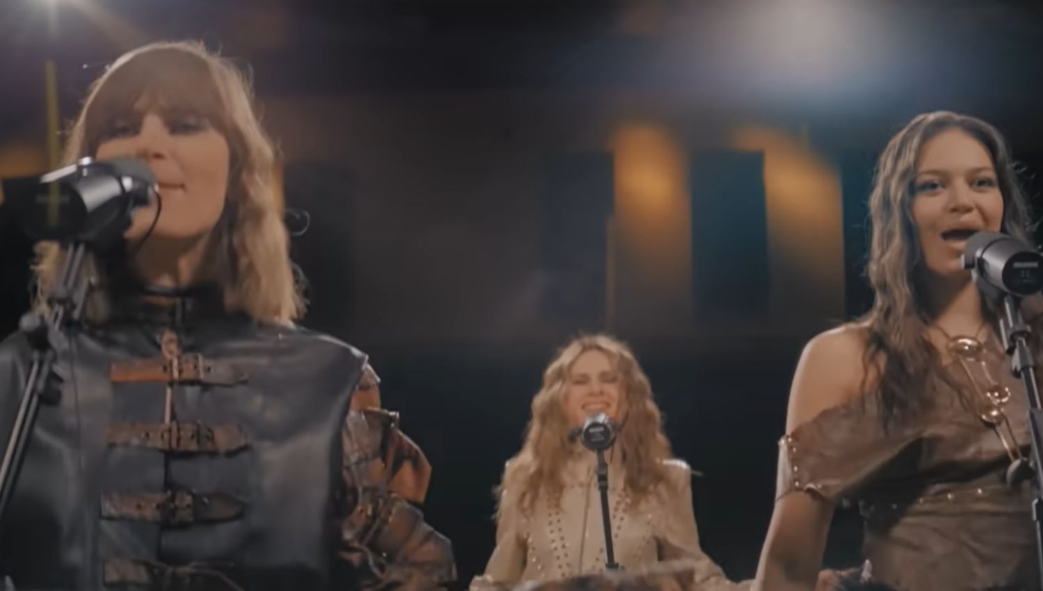 Svijet se oduševio kada su članice grupe LELEK otpjevale stari hit: 'Pošaljite Ruslani'