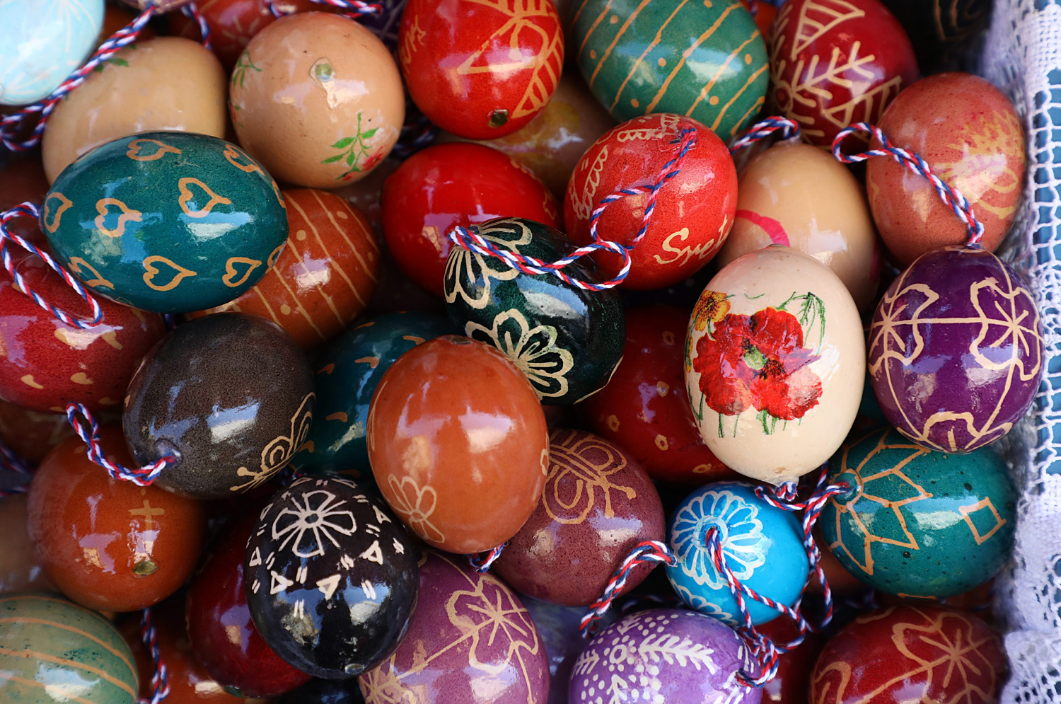 Pisanice u ovoj boji nisu slučajne: Njihovo duhovno značenje će vas iznenaditi