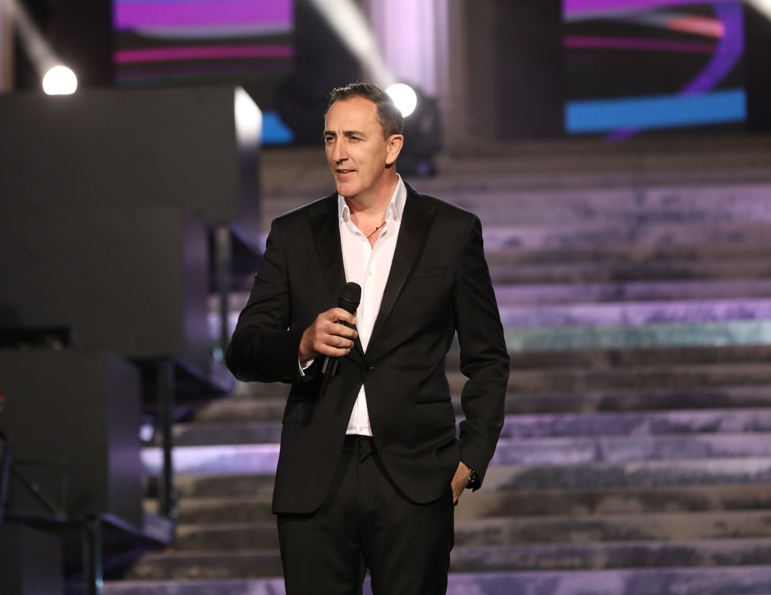 Sergej Ćetković u društvu supruge i prijatelja poručio: 'Dao Bog da pamtimo samo zagrljaje'