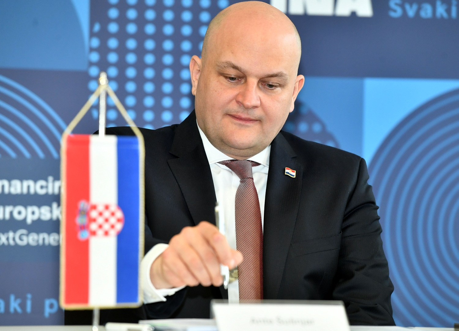 Hrvatska iz obveznih zaliha pušta 35 tisuća tona dizela, Šušnjar: 'Nije izvanredna mjera'