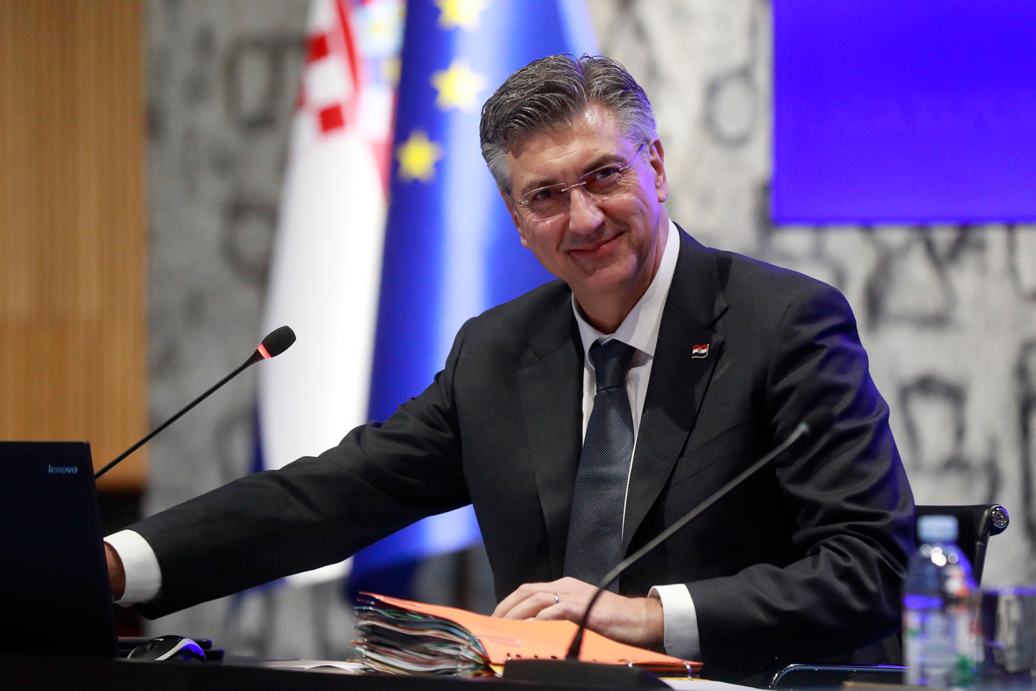 Nižu se reakcije na Plenkovićev potez koji je odjeknuo: 'Kad su skužili Hajdaša i Benčić...'