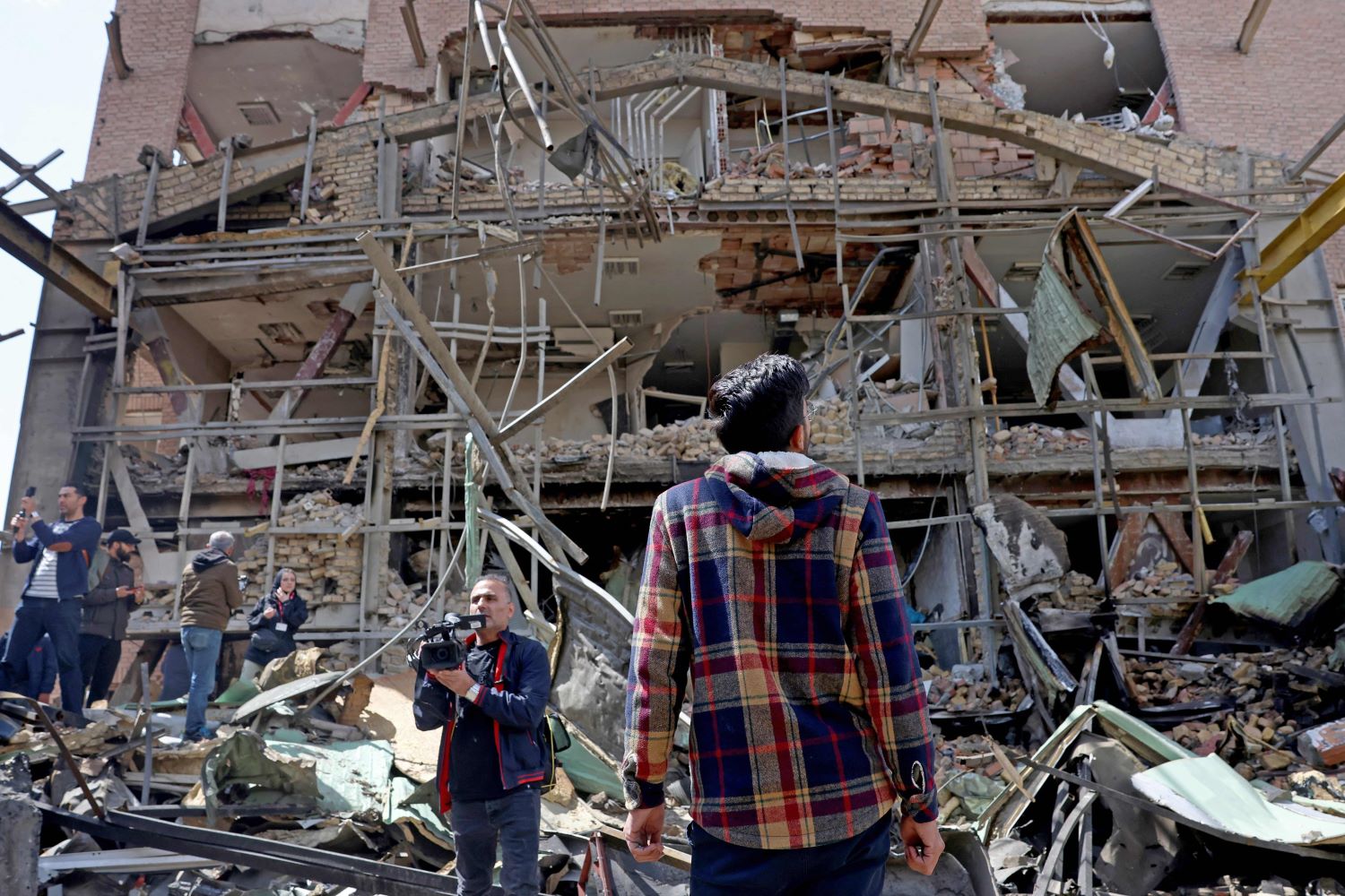 Nove žrtve američko-izraelskog napada, Iran uzvraća Trumpu: 'Nećemo ponovo otvoriti tjesnac'