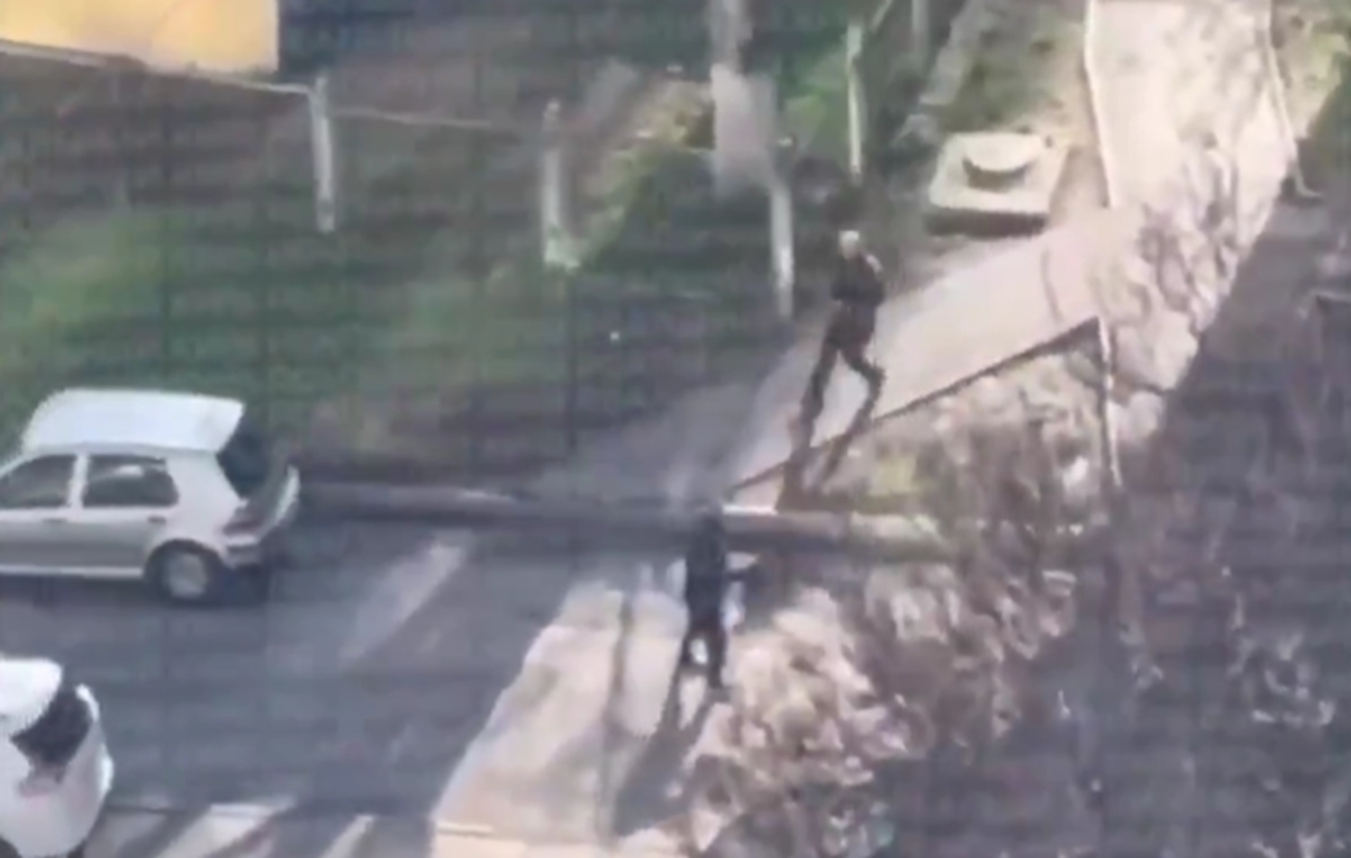 Uznemirujuć sadržaj: Otvorio vatru u stambenoj četvrti i ubio najmanje petero ljudi