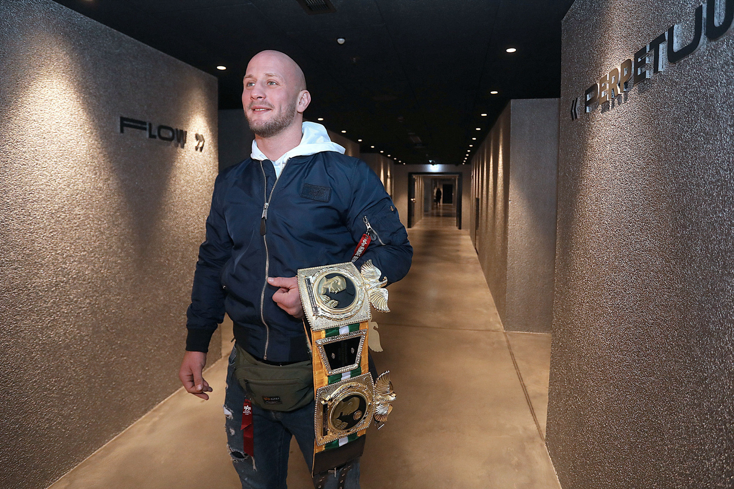 Hrvat nokautirao Srbina već u prvoj rundi: Svi pričaju o jednom potezu sa zastavama