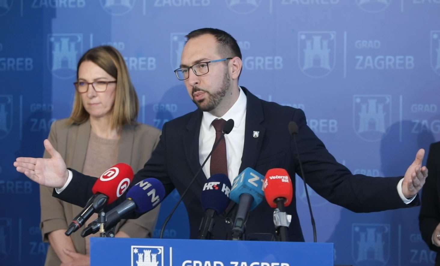 Oglas Zagrebačkog holdinga izazvao podsmijeh: Ovako Možemo zapošljava podobne kadrove?