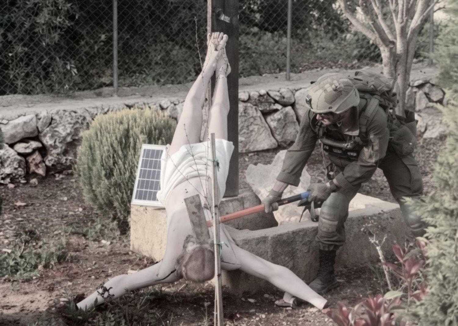 Izraelski vojnik čekićem uništio Isusov kip, nižu se osude: 'Ovo je neprihvatljiva epizoda'