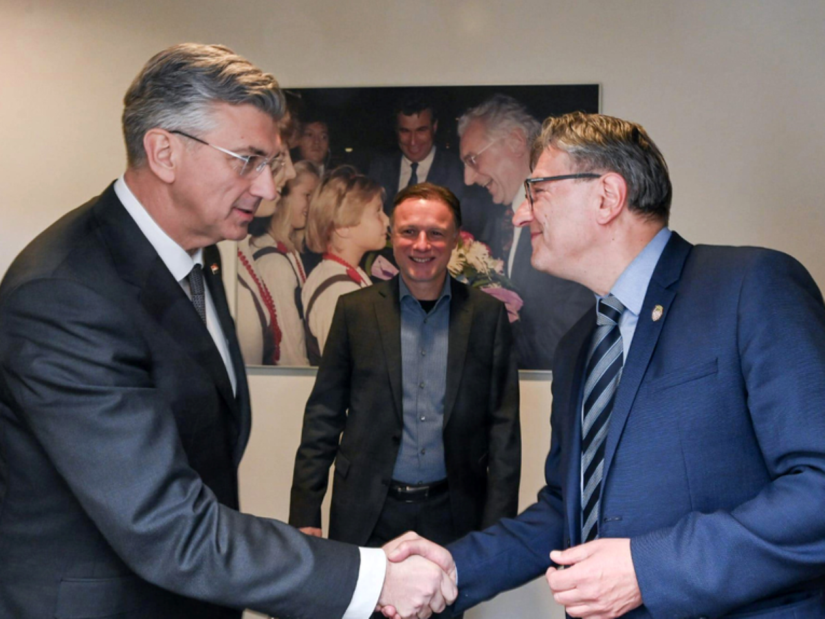 HSS je dobio novu priliku: Hoće li privući najpopularnijeg gradonačelnika i bivšeg predsjedničkog kandidata