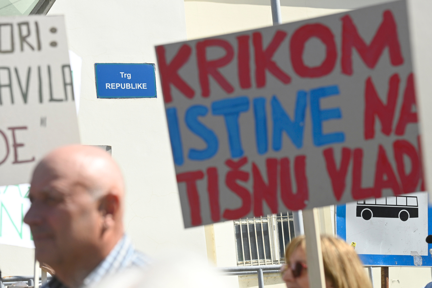 Plan za 270 milijuna pilića razbjesnio građane: 'Krikom istine na tišinu Vlade'