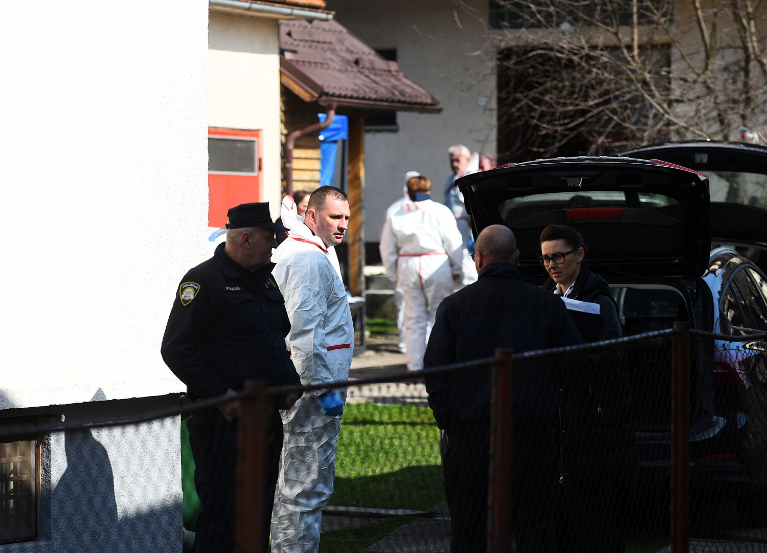 Policija traži pomoć u identifikaciji nepoznatih tijela: Objavljene su uznemirujuće fotografije