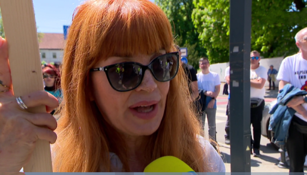 Supruga našeg poznatog glumca ekspresno stigla iz Londona: 'Tko to prodaje našu Hrvatsku?'