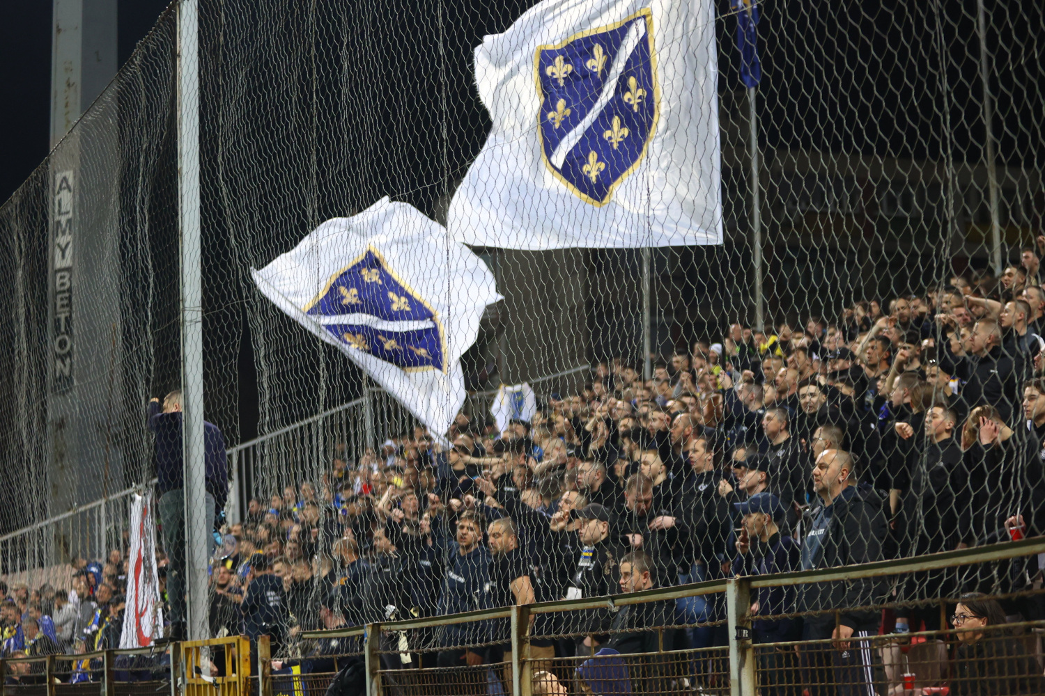 Politčar pozvao FIFA-u da reagira: 'To je povezano s Armijom BiH, a promovira se na stadionu'