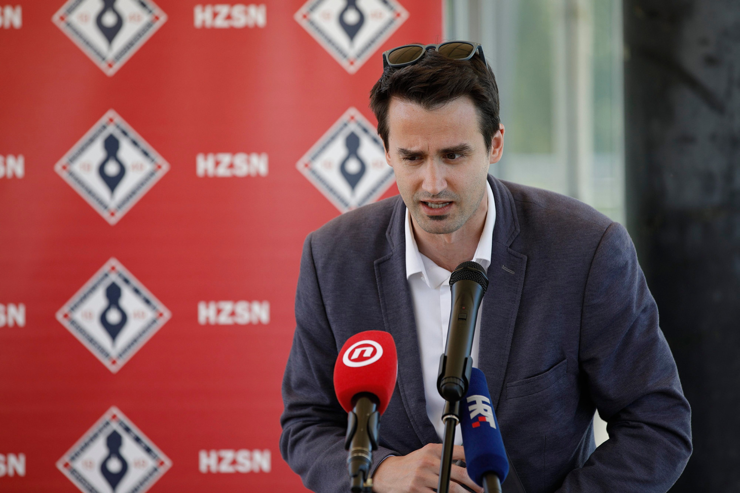 Voditelj Survivora otkrio da je u vezi, a za brak kaže: 'Tko zna...'