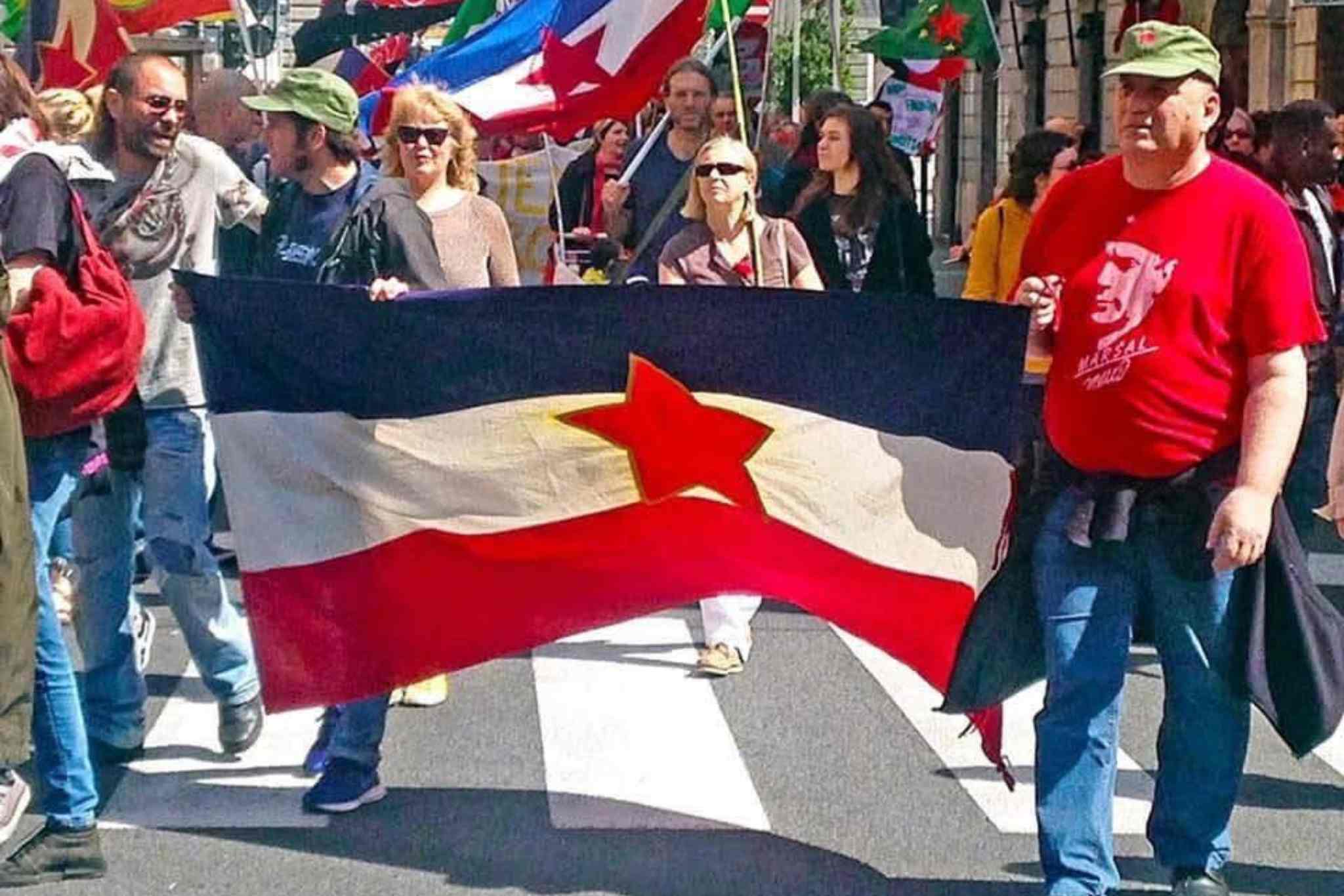 Građani Trsta zgroženi jugoslavenskim zastavama i majicama s Titom: 'Ne treba nam to'