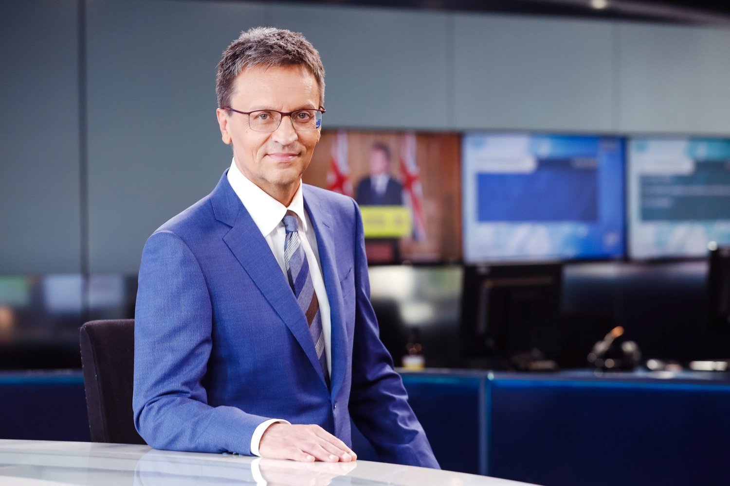 Naš poznati voditelj izazvao reakcije fotografijom: 'Lijepi par, uživajte'