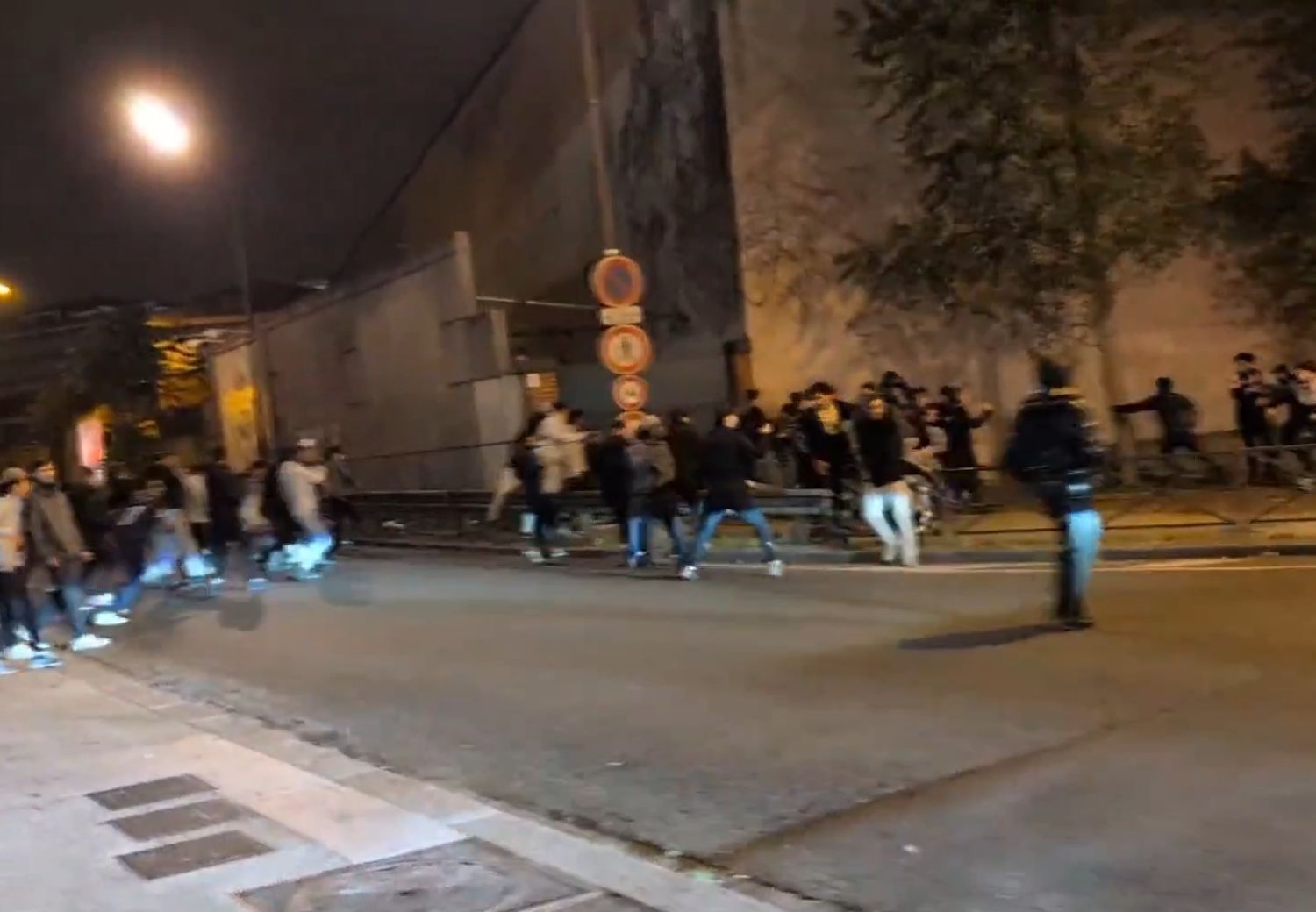 Veliko slavlje se pretvorilo u ozbiljan problem: Policija uhitila više od 100 navijača
