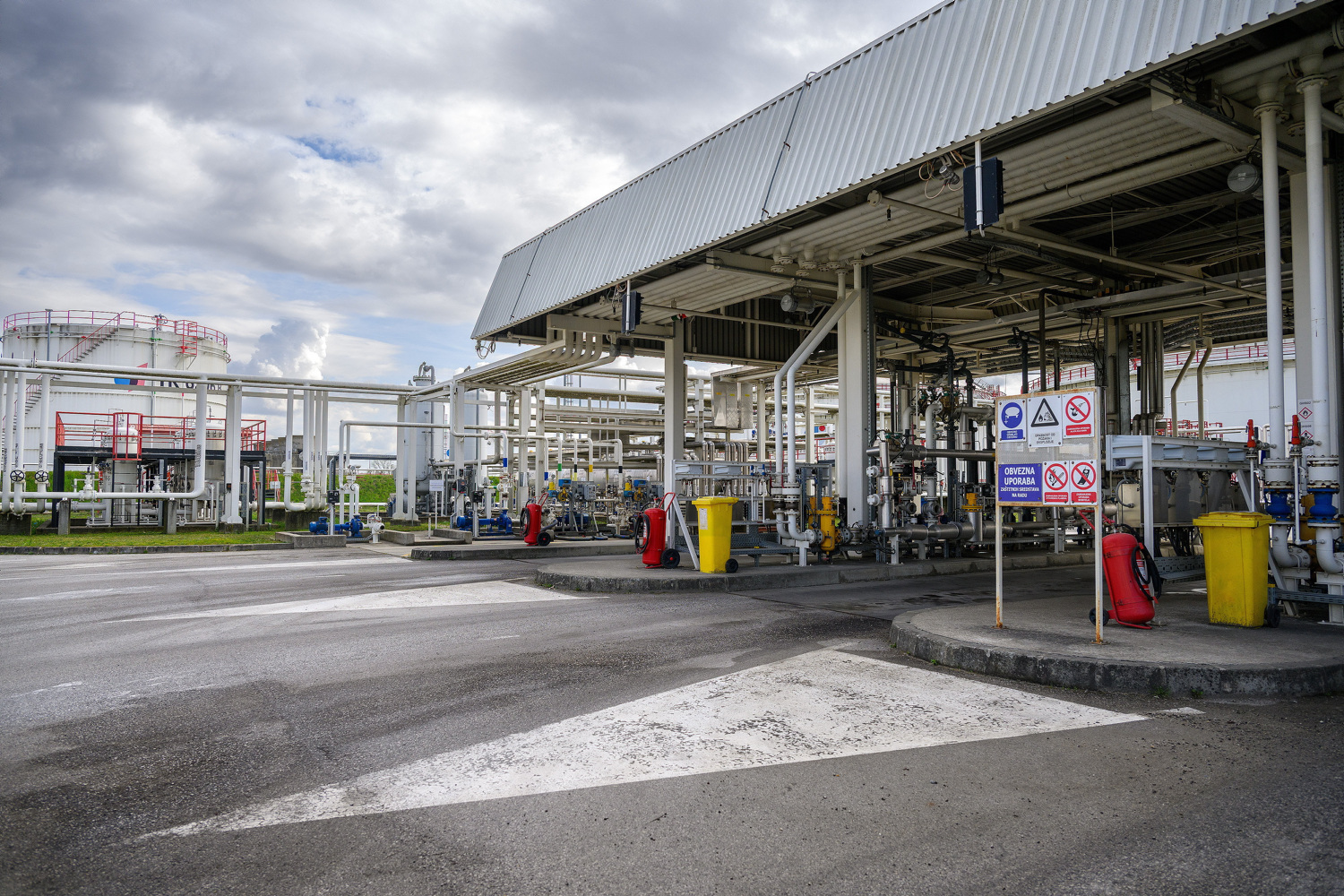 Zajednička akcija vatrogasaca i MUP-a: Ovako JANAF štiti ključne energetske zalihe