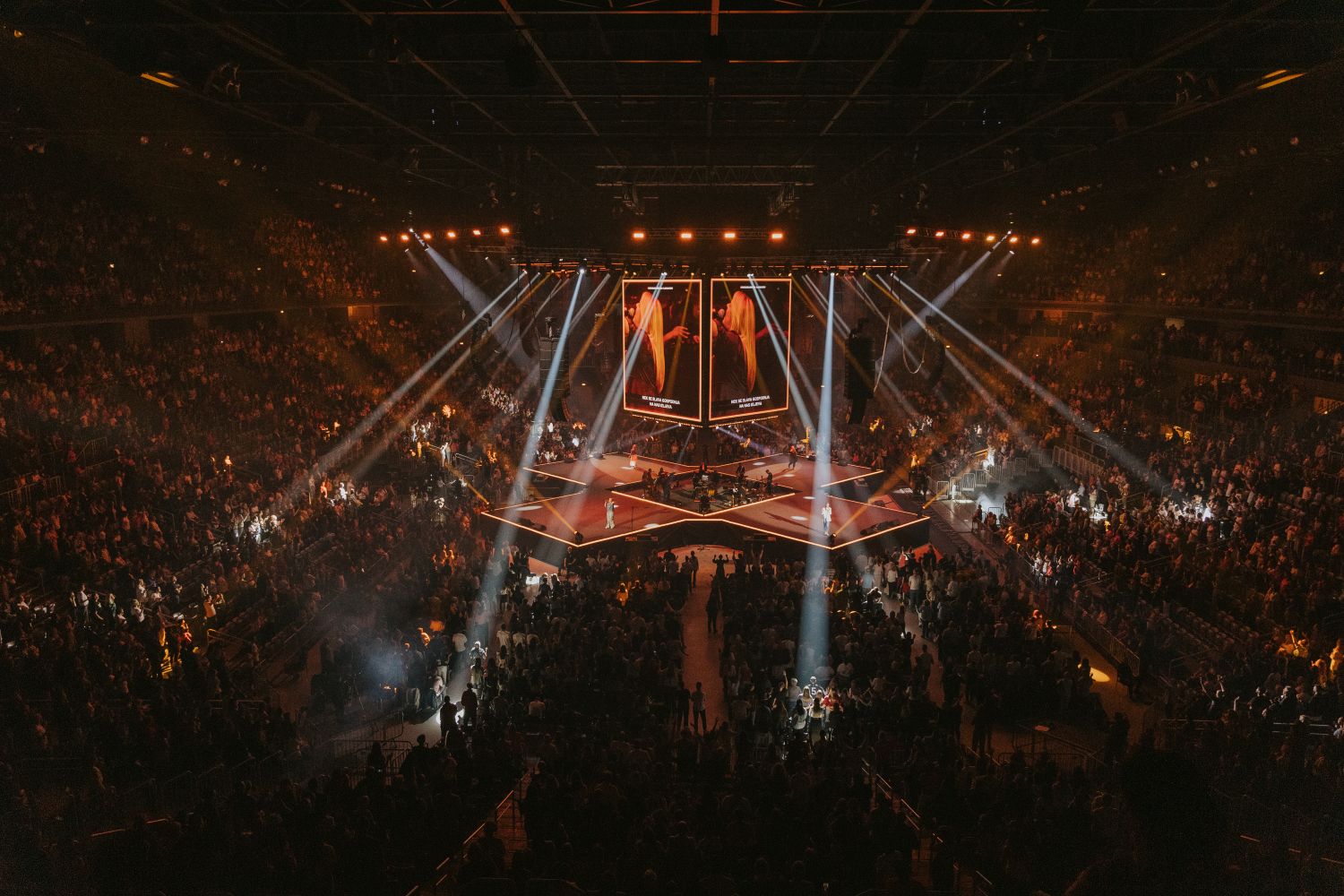 Popularni duo ZANAS najavljuje nastup na 'Progledaj srcem' s acoustic obradom velikog  hita