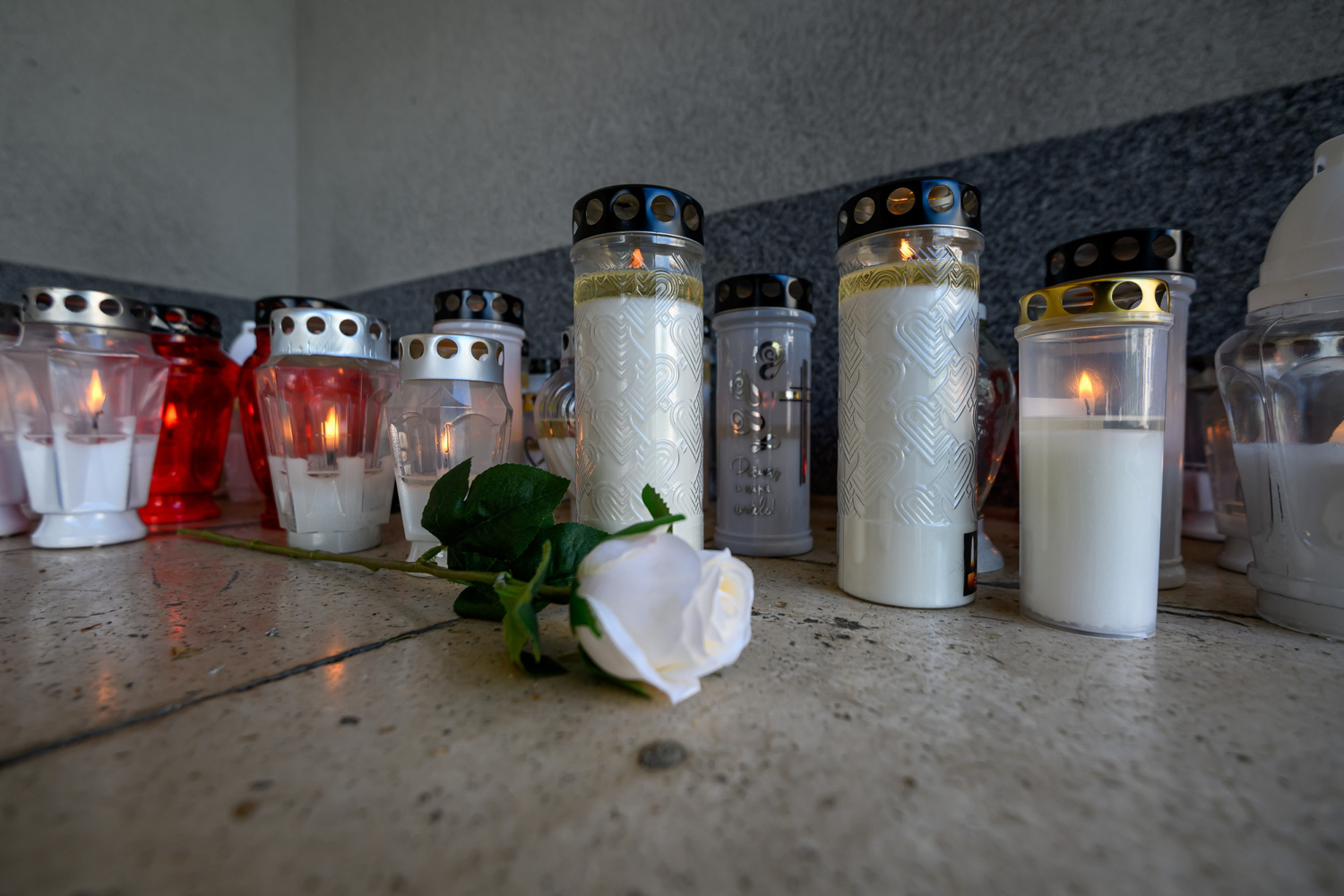Tuga u cijeloj zemlji: Drnišani se oprostili od tragično preminulog maturanta Luke Milovca