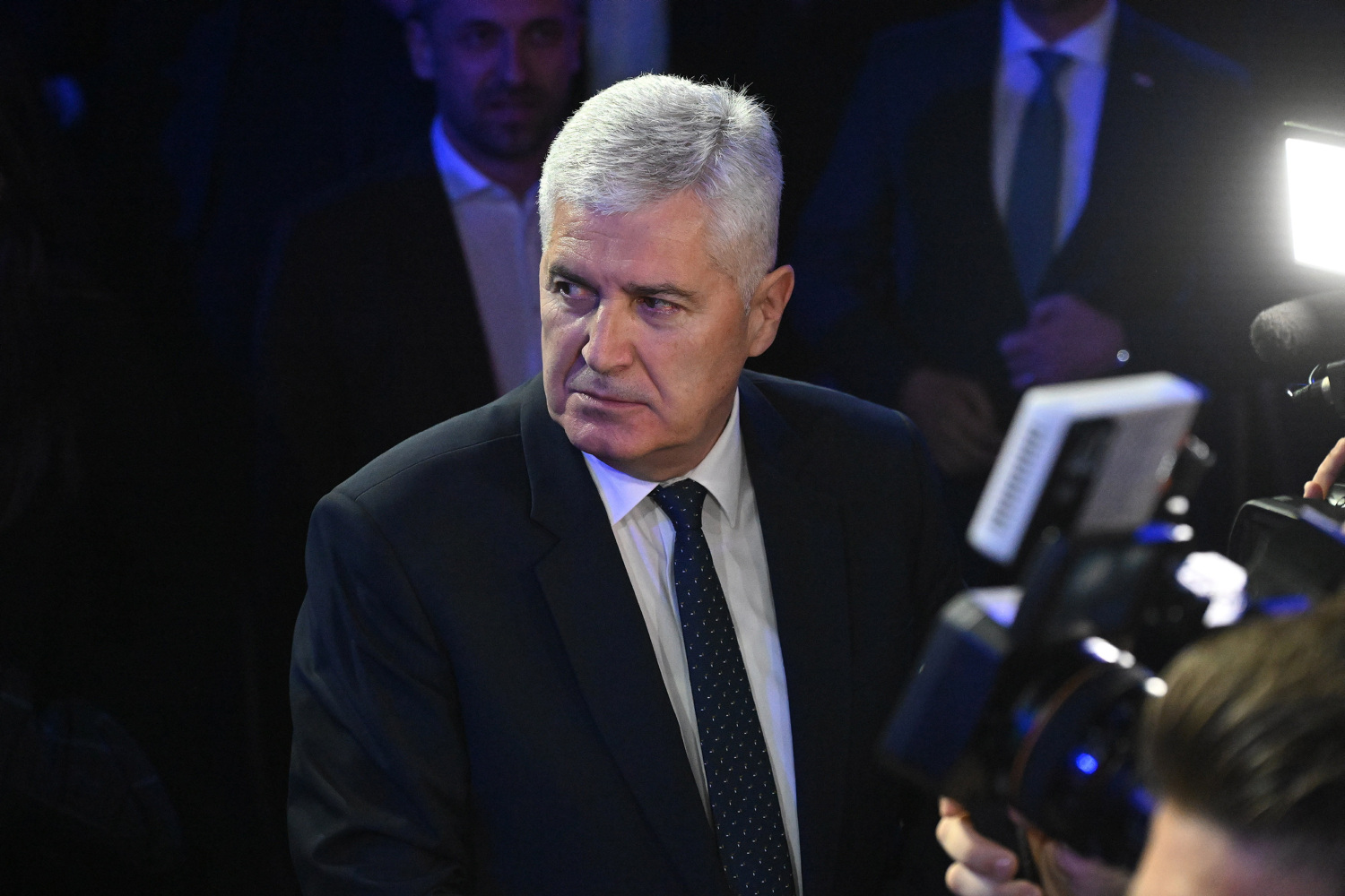 Lučić ne odustaje od optužbi: 'Ako on neće odgovoriti na pitanja, odgovorit će institucije'