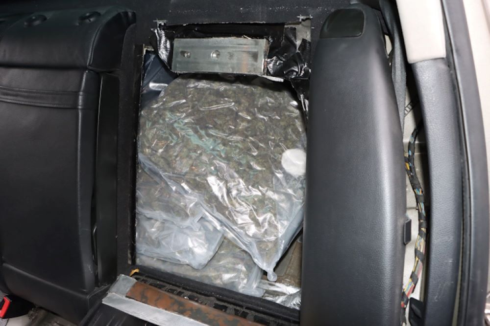 Policajci primijetili neobičnu preinaku na autu: Uslijedilo 