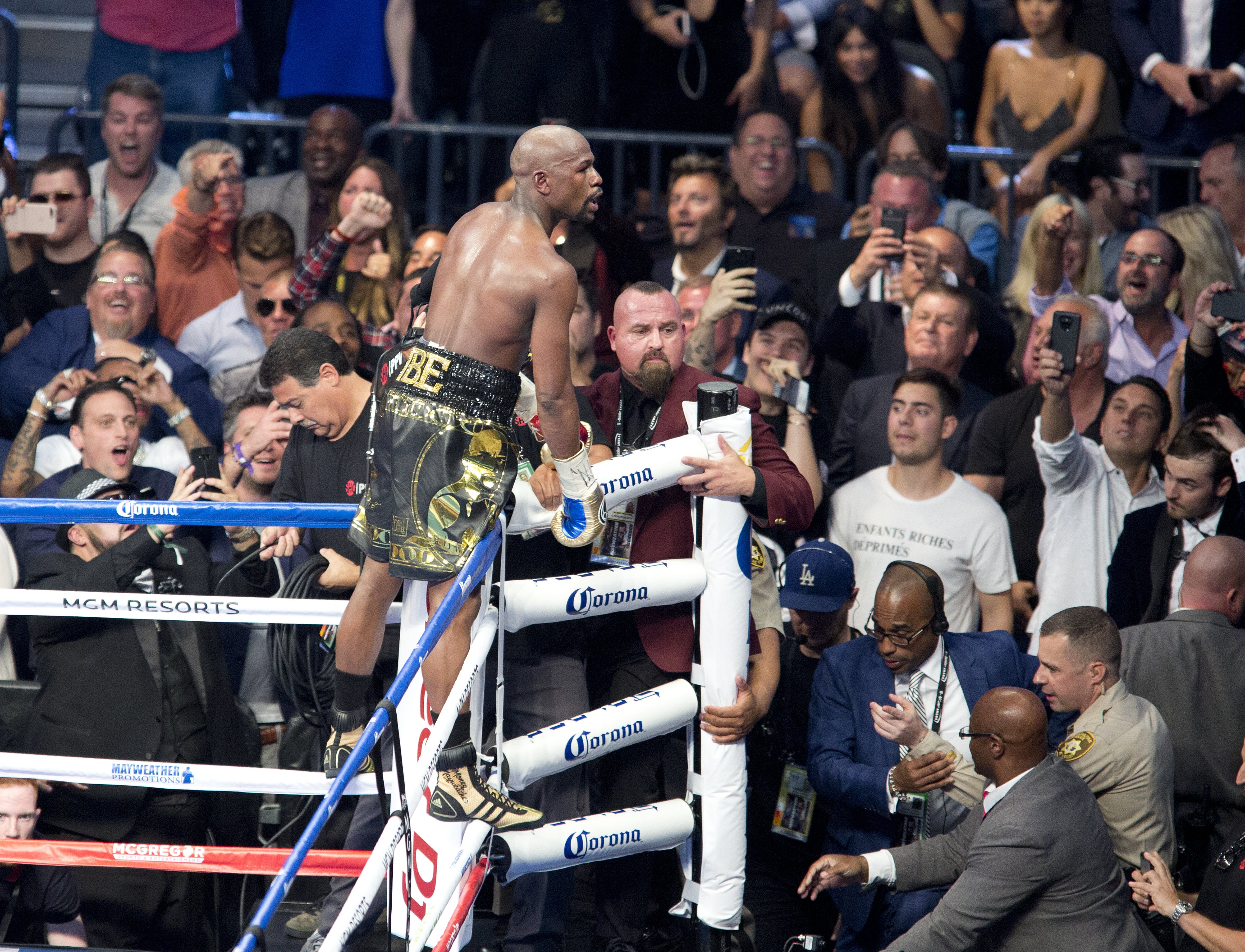 First Fight Floyd Mayweather in professional career